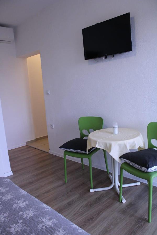 Superior Apt, 4 Rooms, 4 Bathrooms โพรไมนา ภายนอก รูปภาพ