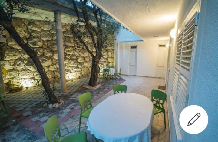 Superior Apt, 4 Rooms, 4 Bathrooms โพรไมนา ภายนอก รูปภาพ