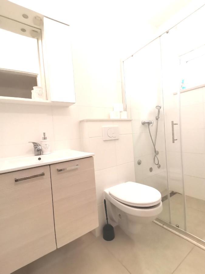 Superior Apt, 4 Rooms, 4 Bathrooms โพรไมนา ภายนอก รูปภาพ